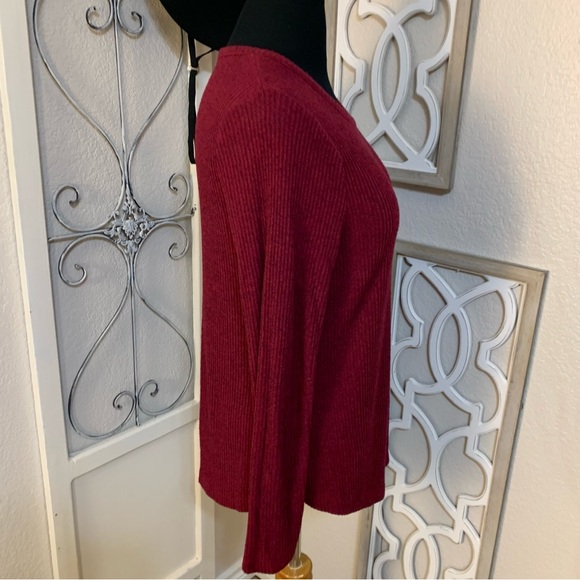 Old navy comfy shirt top light to medium weight. Like new. - Picture 4 of 11